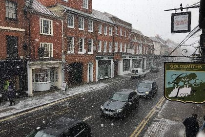 Met Office amber warning issued for snow and ice in Surrey and Hampshire