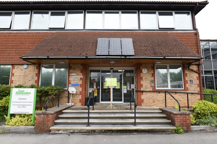 PETERSFIELD FILERS         MRW          29/6/2021

East Hampshire District Council Offices - at Penns Place, Petersfield, Hampshire 

Picture:  Malcolm Wells 
