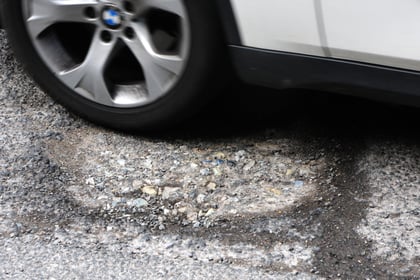 Potholes: Permanent repairs in Farnham town delayed until next winter