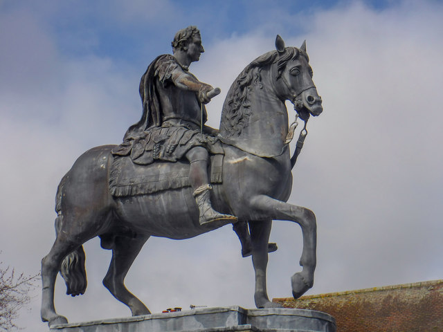 Petersfield's iconic 'King Billy' statue off to London for repairs