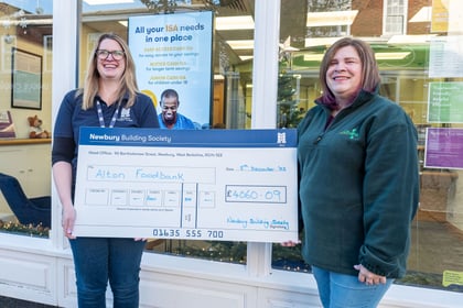 Alton Foodbank receives £4,000 donation from Newbury Building Society