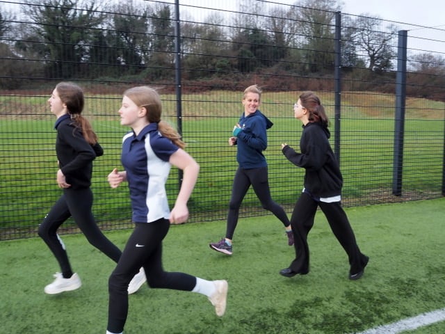 GB hockey gold-medallist joins students on 40km ‘WOMArathon’ challenge